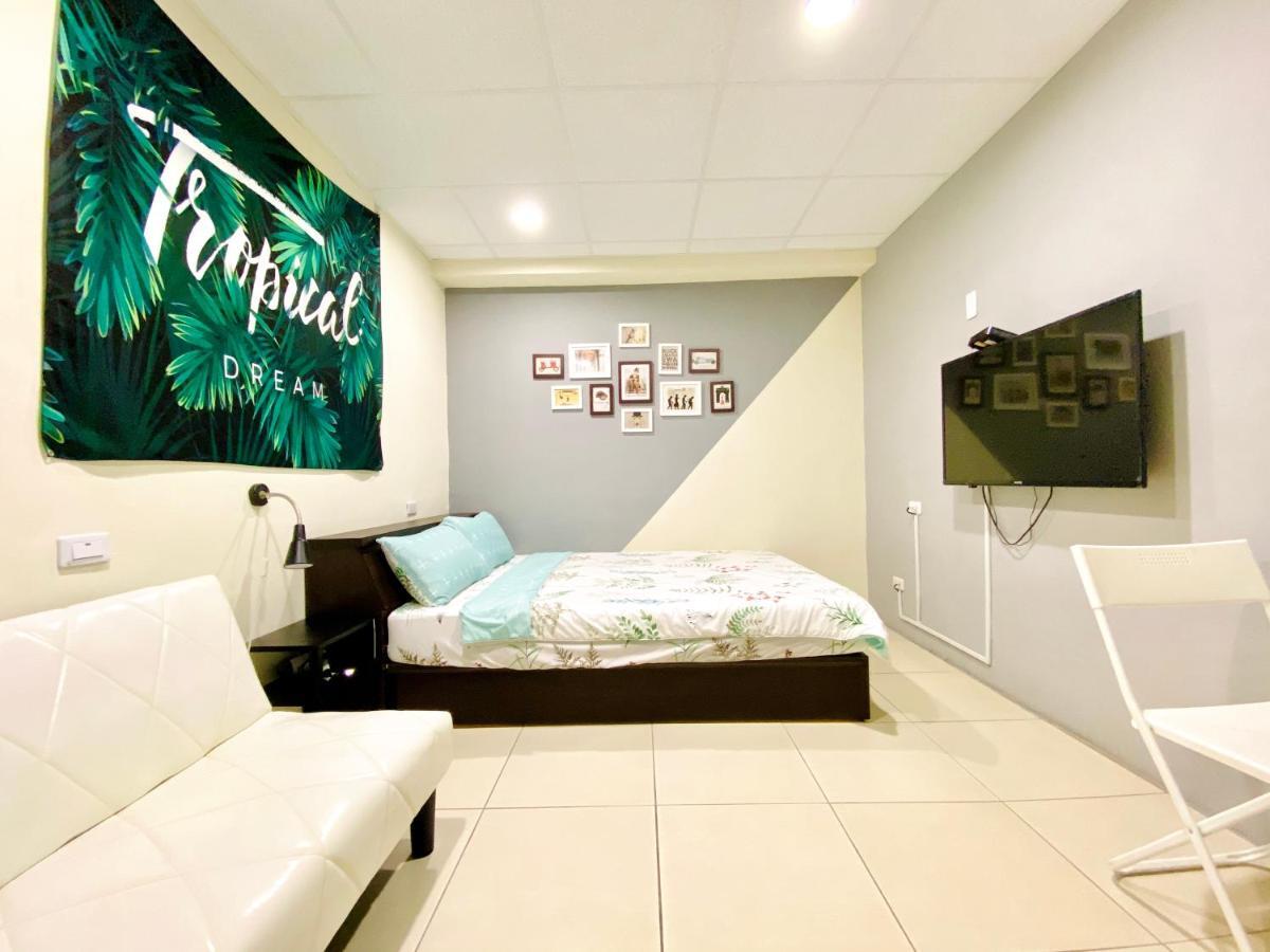 Wei Yang Guest House Tainan Exterior foto